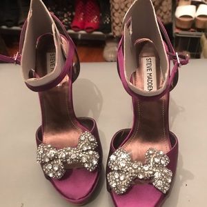 Luvly Steve Madden Purple Pumps